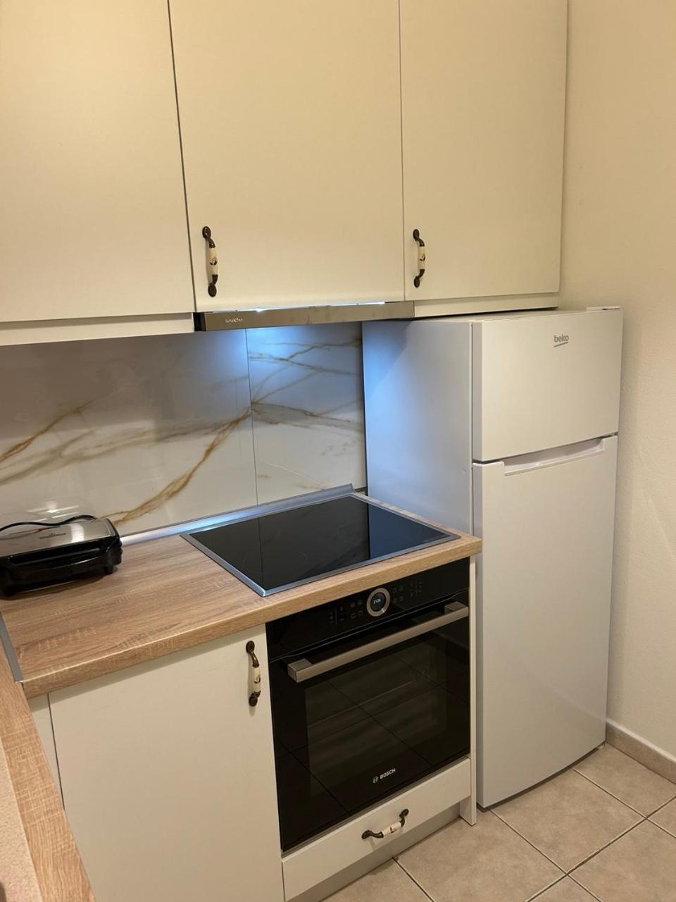 Host Spot Apartment อเล็กซานโดรโพลิส ภายนอก รูปภาพ